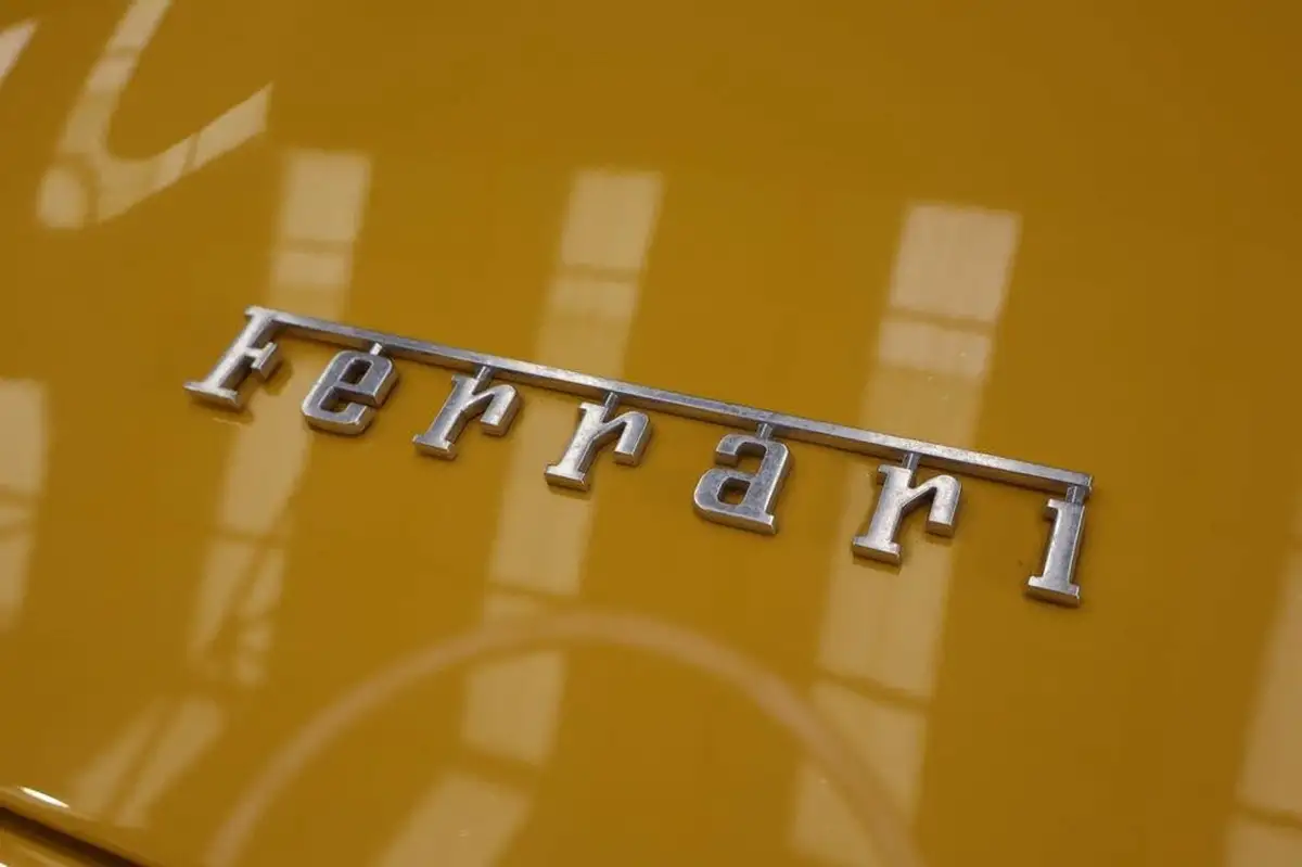 2012-ferrari-458-45-spider-big-44