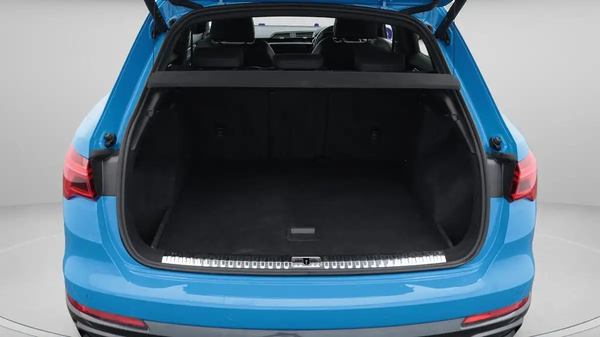 2021-audi-q3-15-35-tfsi-black-edition-codcomfort-sound-pack-station-wagon-big-17