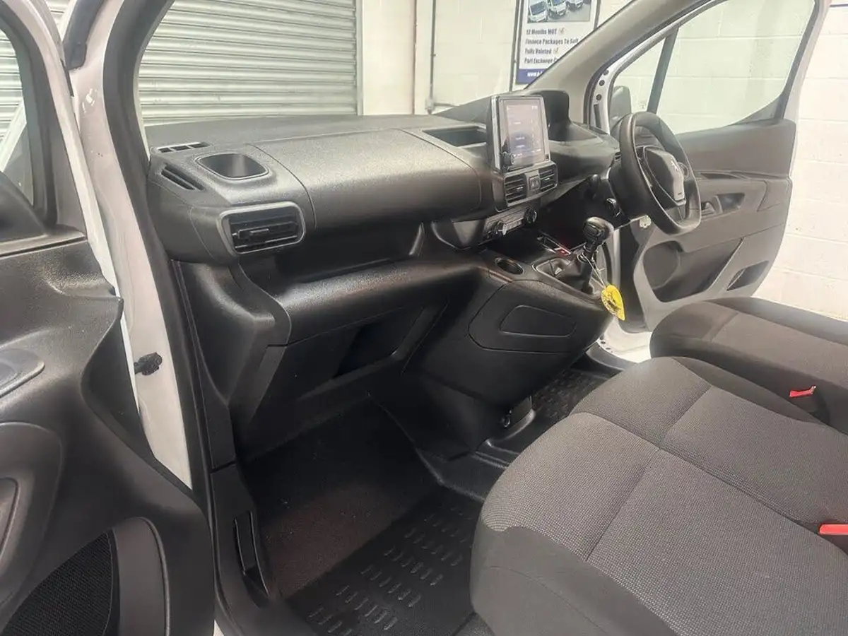 2023-peugeot-partner-15-bluehdi-950-professional-premium-100pseu6d-ss-big-22