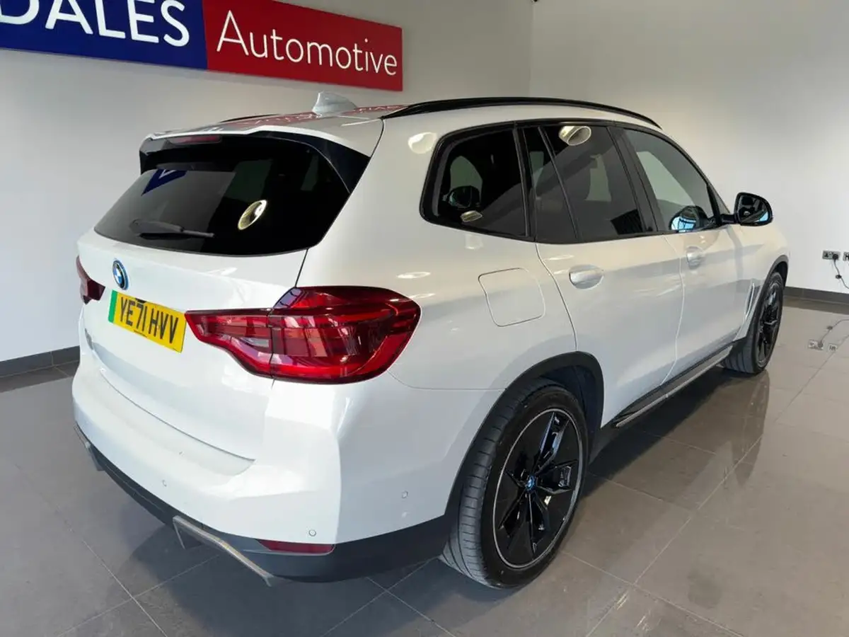 2021-bmw-ix3-e-premier-edition-big-7