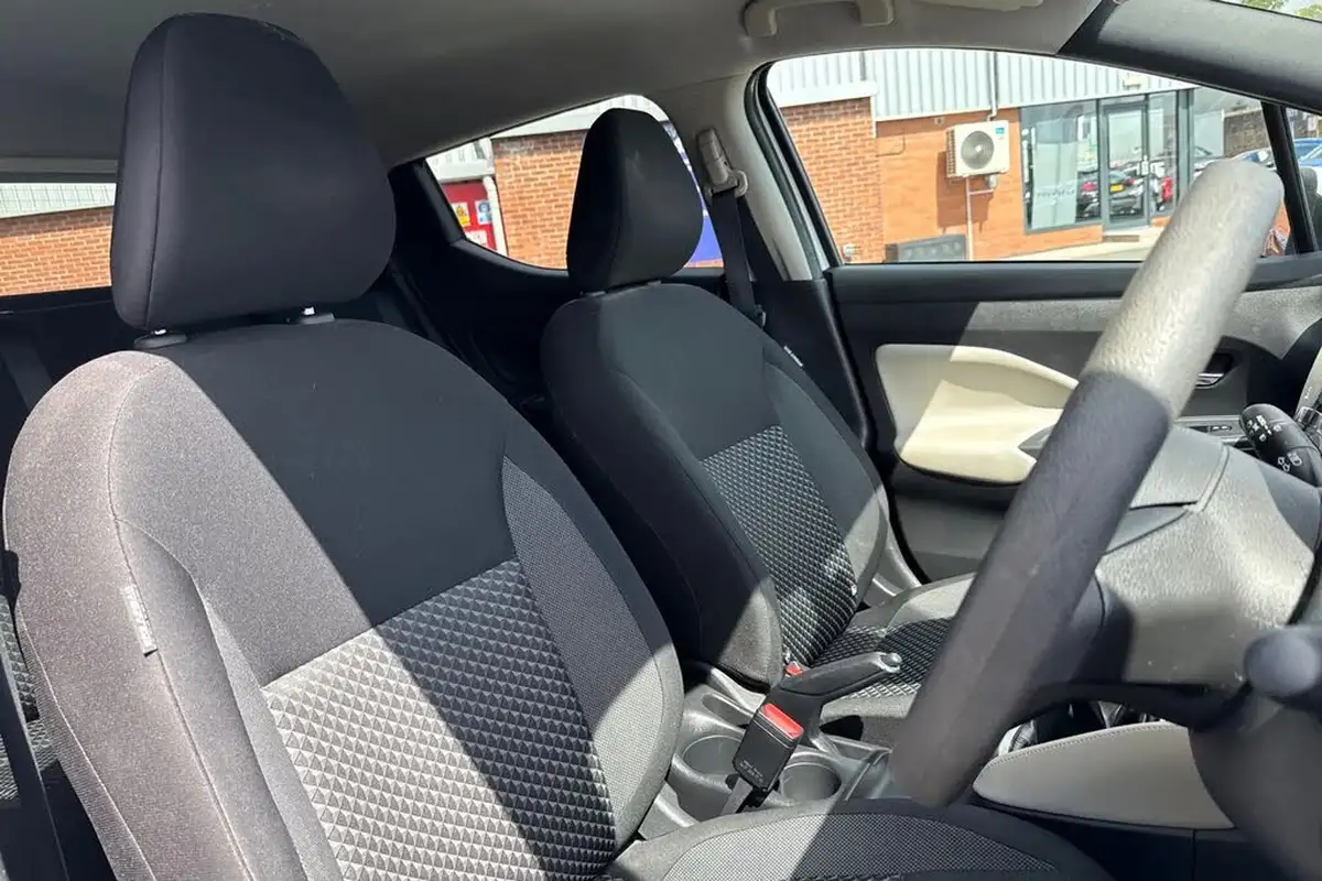 2020-nissan-micra-10-ig-t-acenta-100ps-big-23