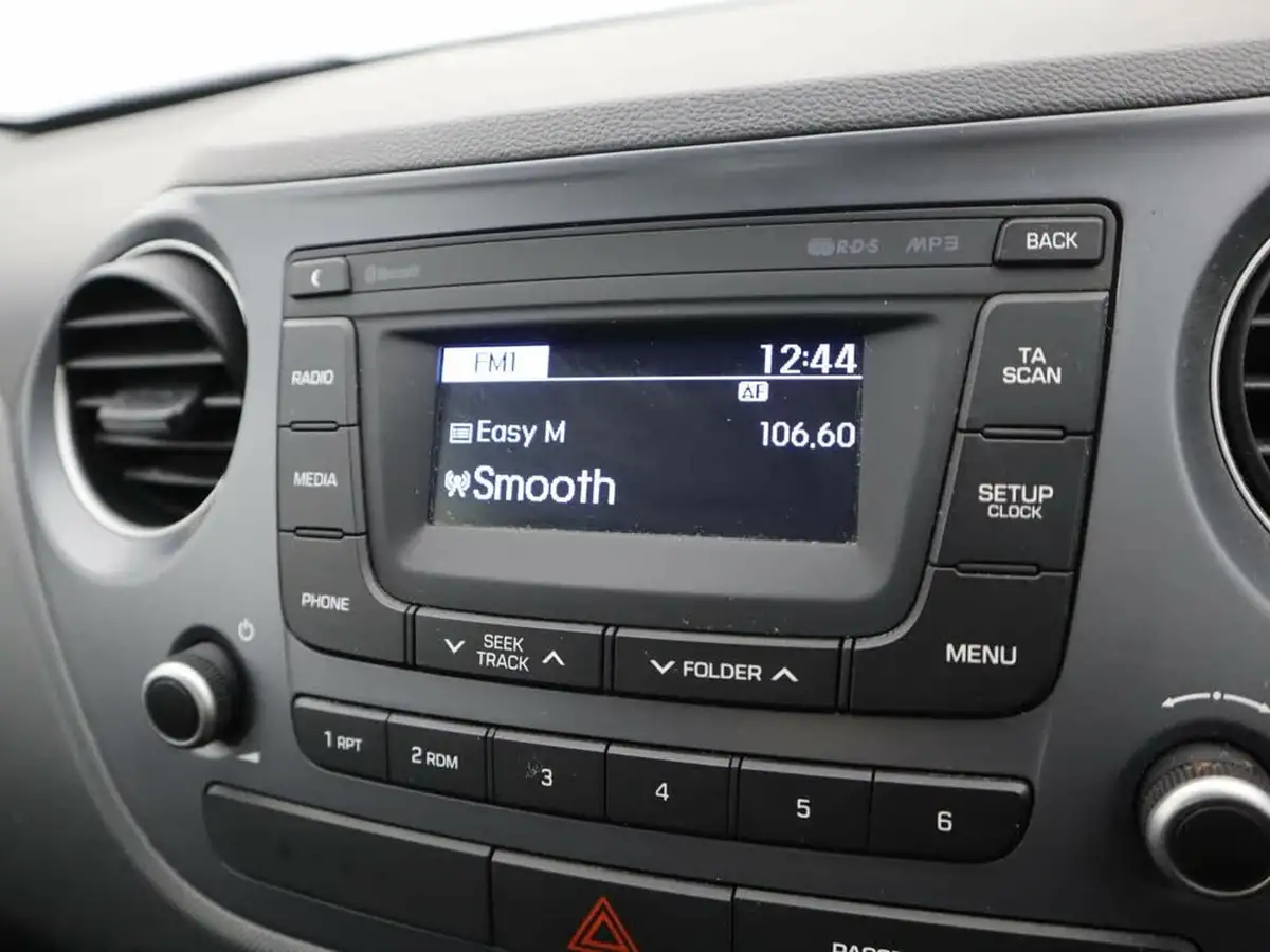 2019-hyundai-i10-12-se-auto-big-18