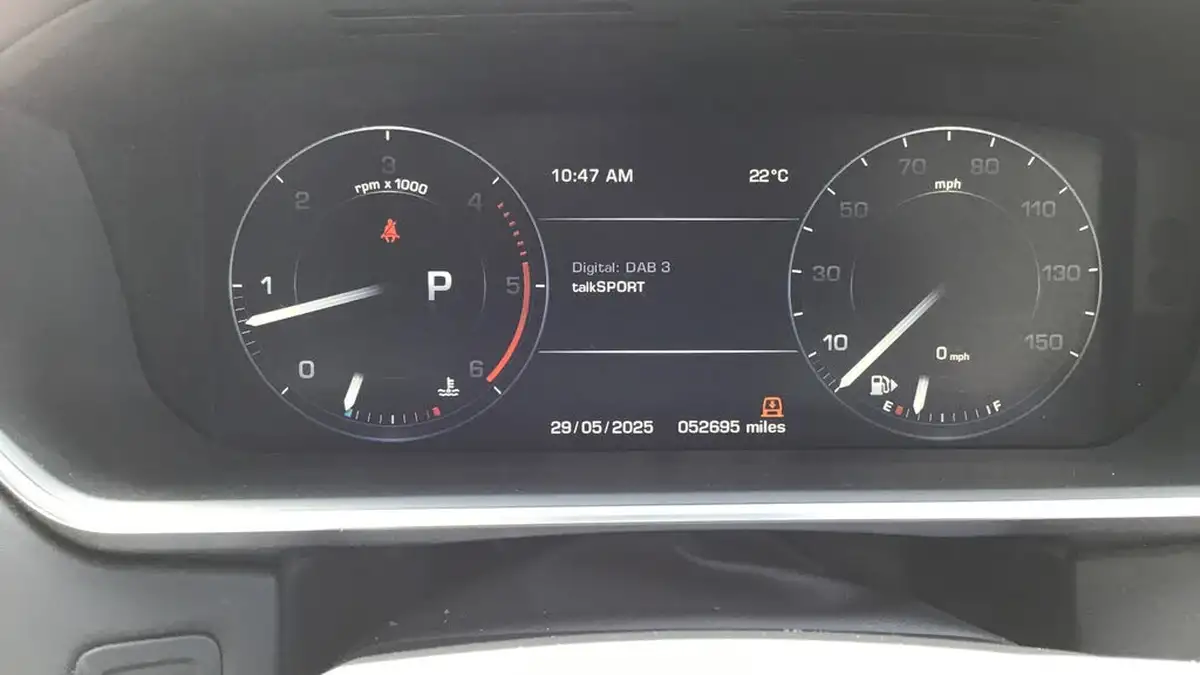 2016-land-rover-range-rover-30tdv6-vogue-se-awd-big-15