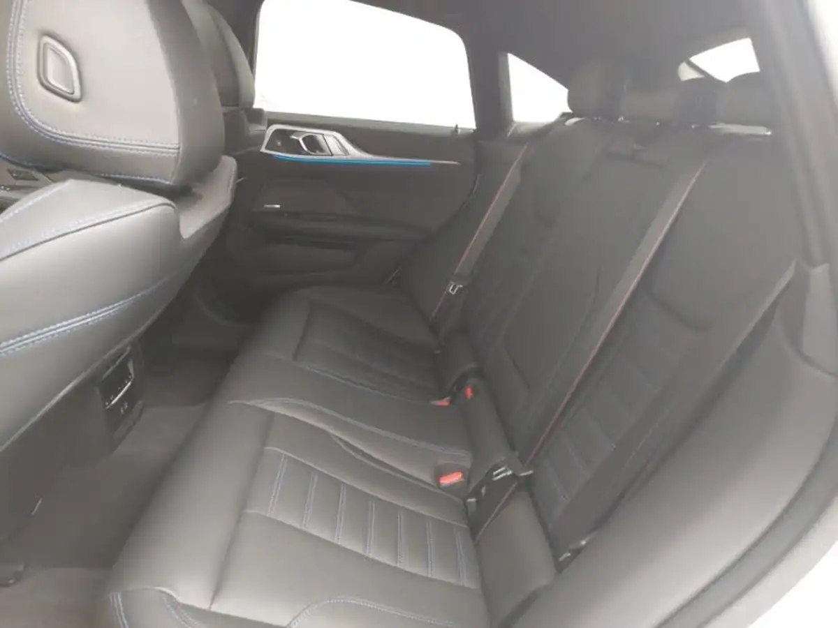 2025-bmw-i4-e-m50-big-11