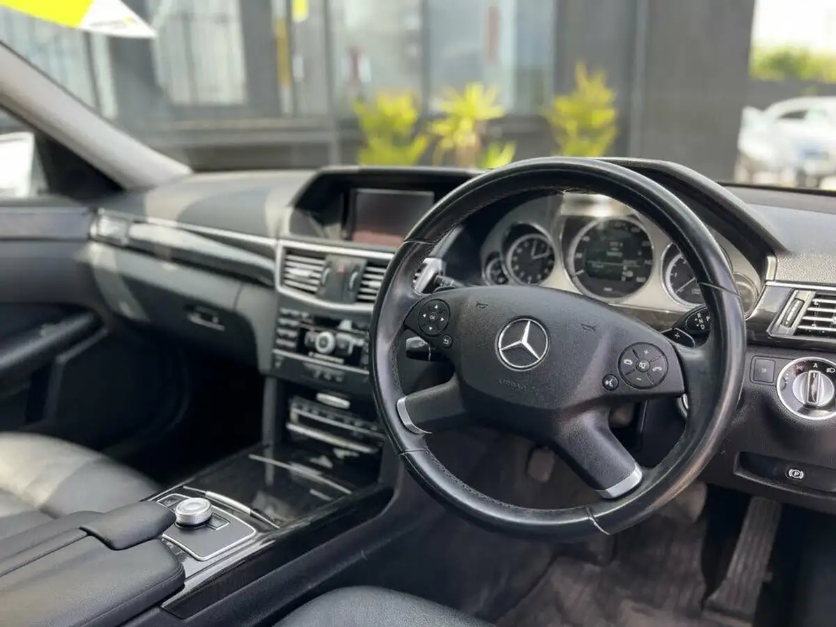 2011-mercedes-benz-e-class-21td-e250-cdi-avantgarde-201bhp-cdi-blueefficiency-estate-5d-7g-tronic-big-17