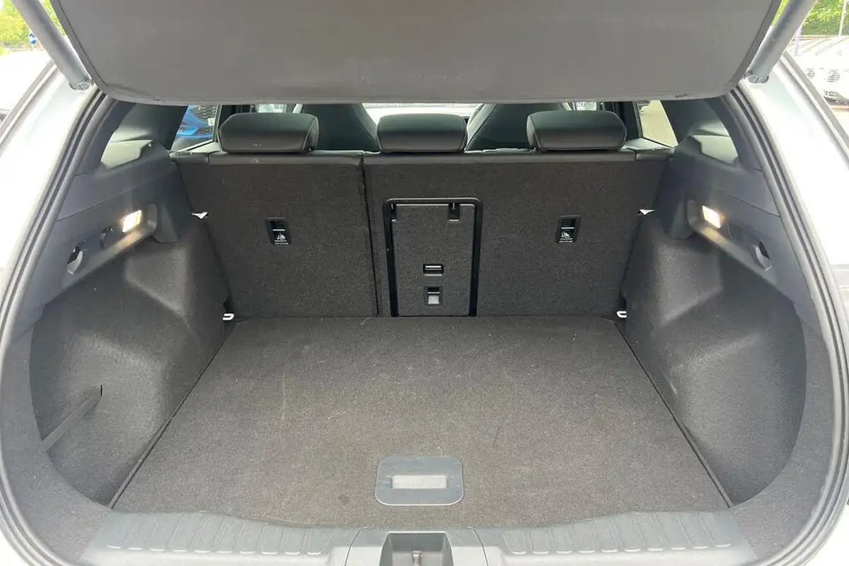 2024-ford-explorer-e-premium-340ps-awd-79kwh-big-19