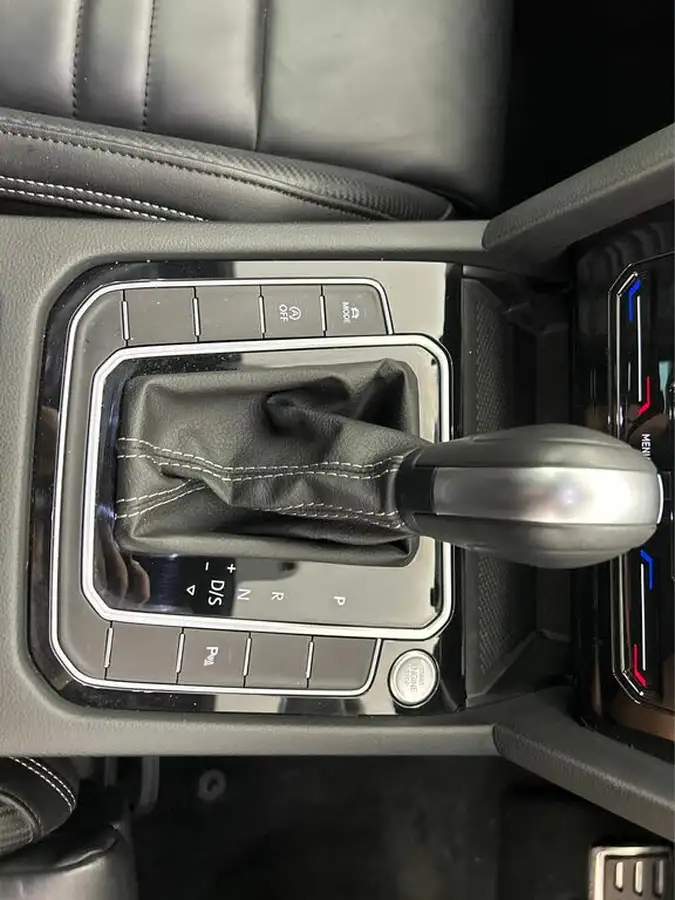 2023-volkswagen-passat-20tdi-r-line-big-1
