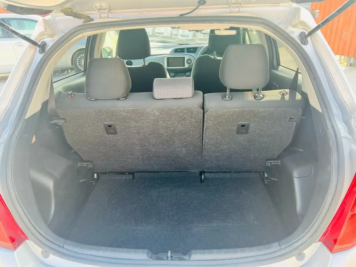 2013-toyota-yaris-big-11