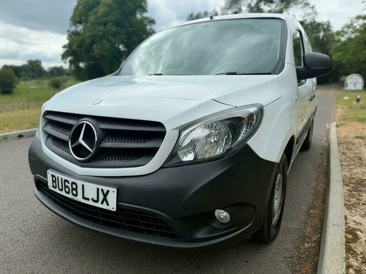 2018-mercedes-benz-citan-15-cdi-109-15-cdi-long-panel-van-big-23