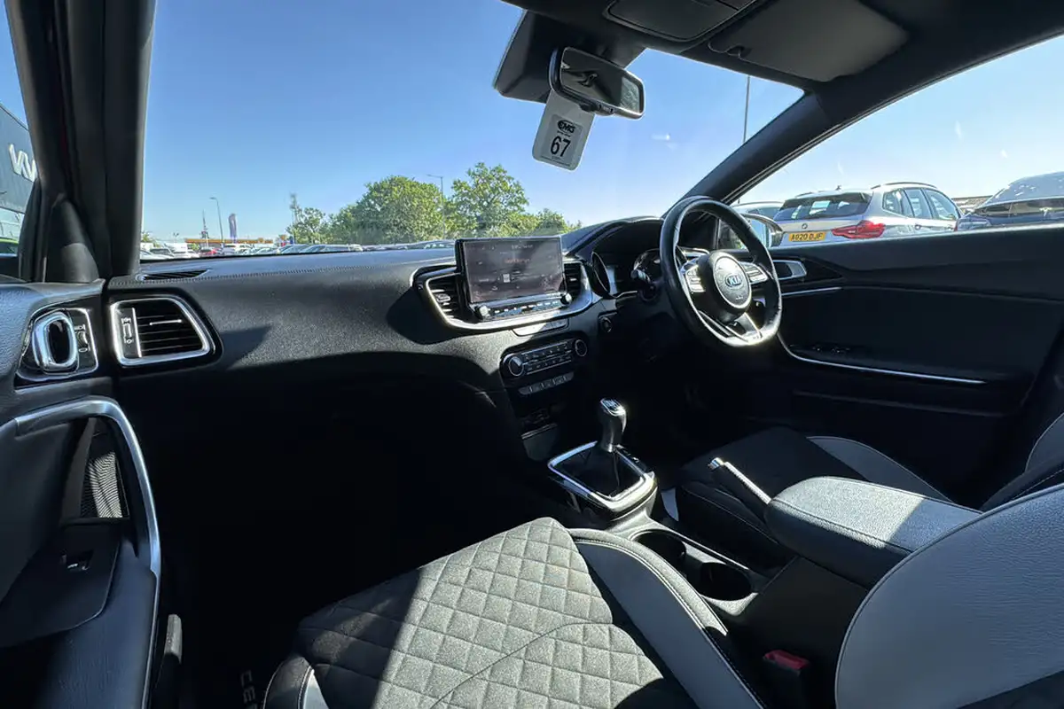 2021-kia-ceed-15-t-gdi-gt-line-big-9