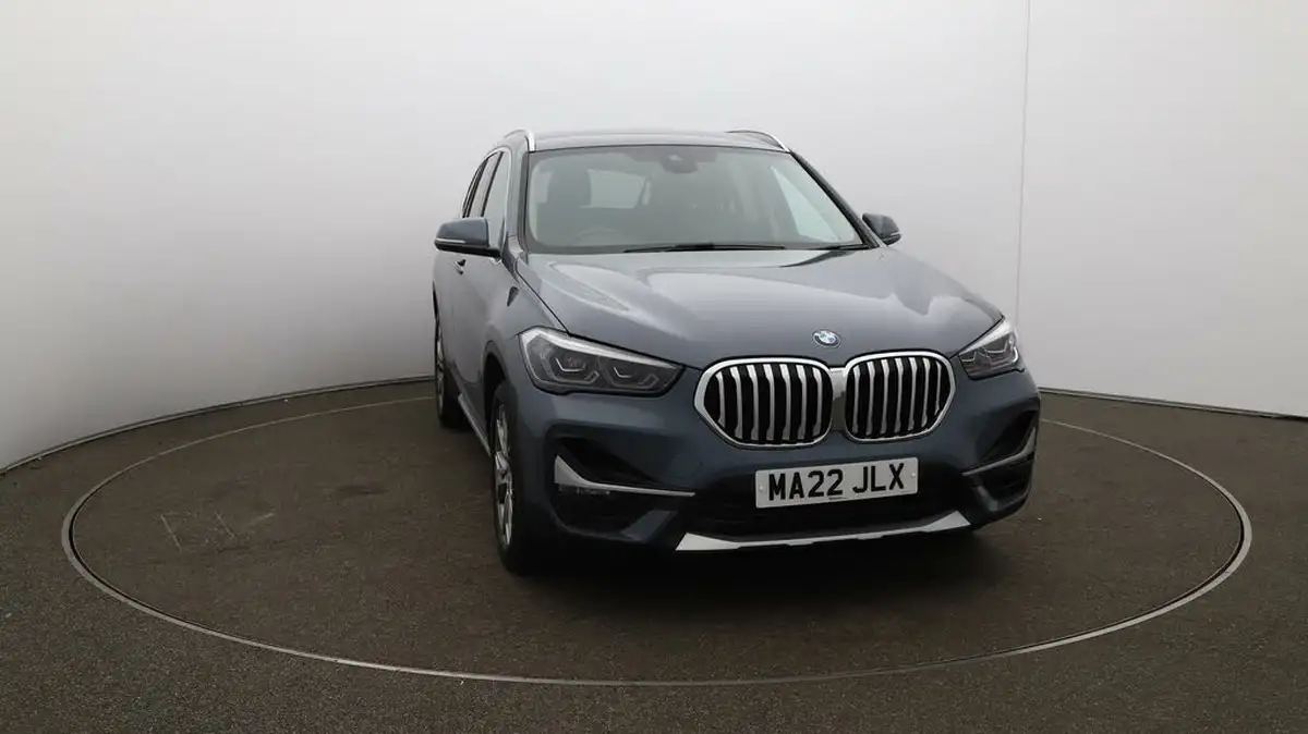 2022-bmw-x1-20-sdrive20i-xline-big-40