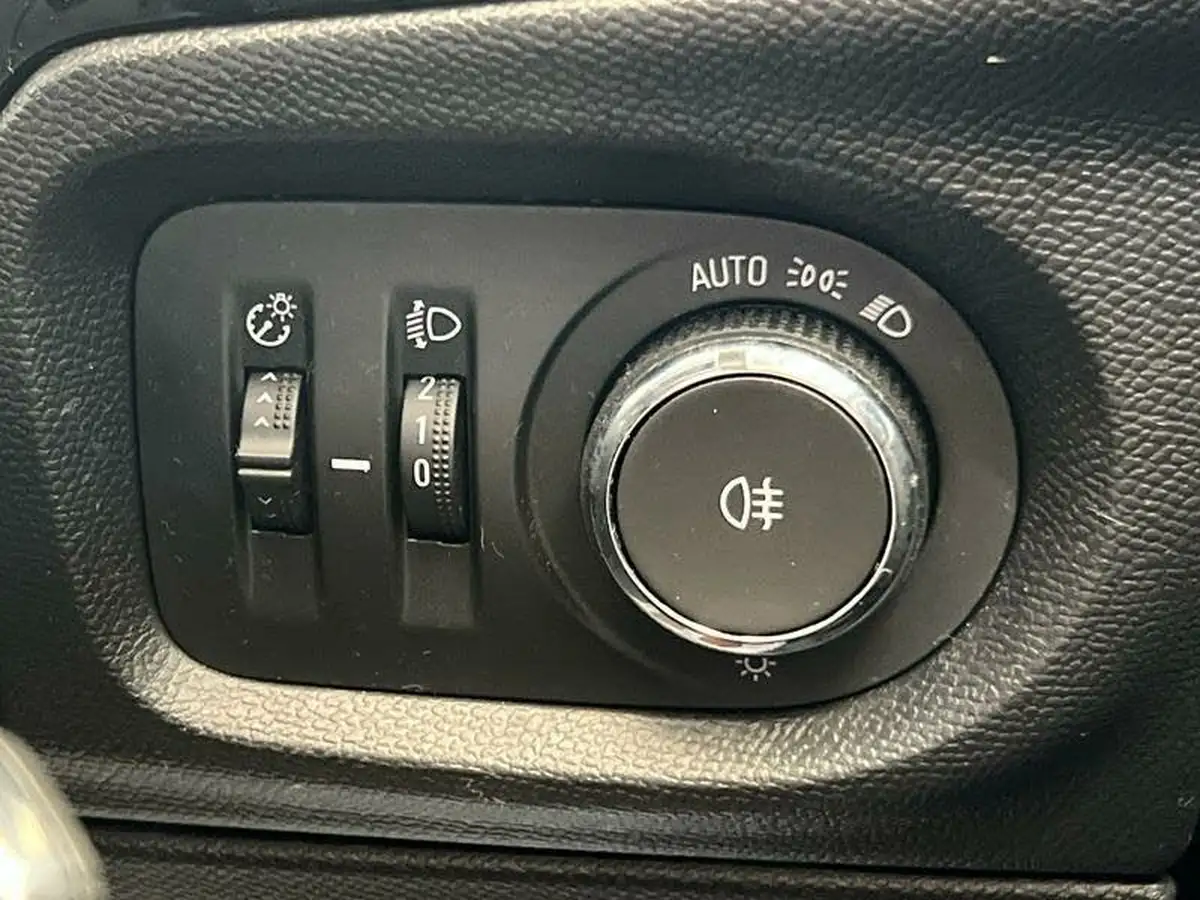 2021-vauxhall-corsa-12i-se-edition-big-23