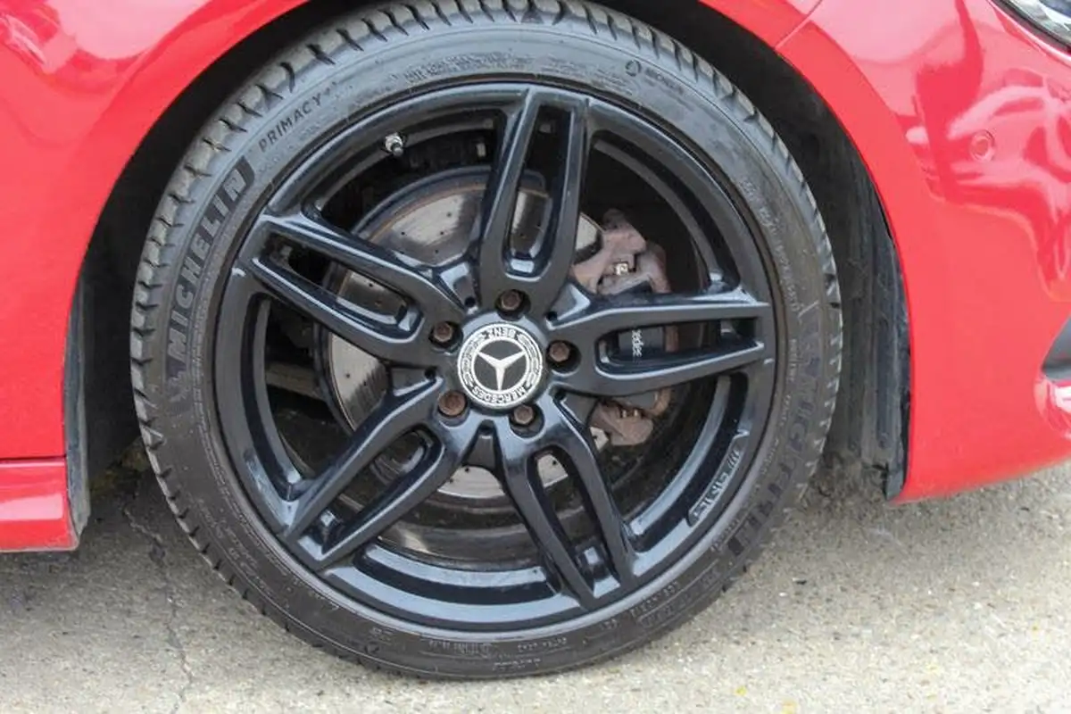 2018-mercedes-benz-cla-16-cla-180-amg-line-coupe-4d-big-12