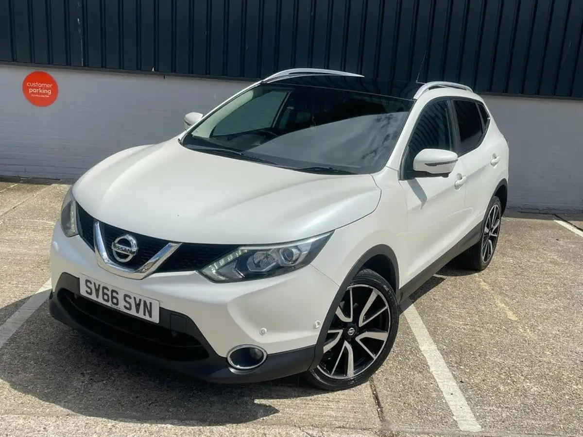 2016-nissan-qashqai-15dci-tekna-big-77