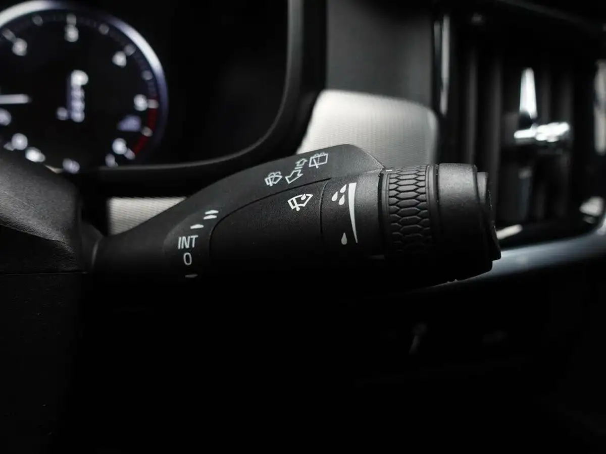 2019-volvo-v90-20td-d4-r-design-big-43