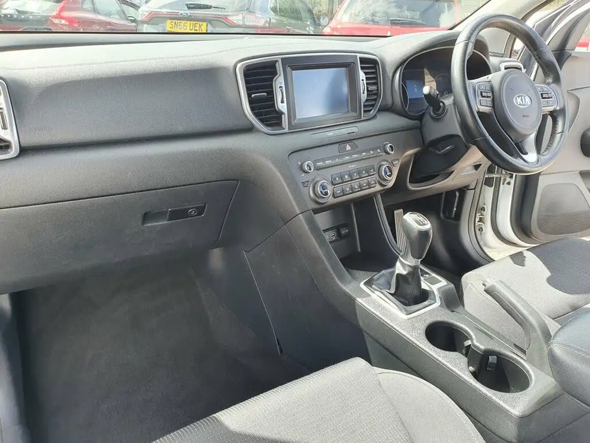 2016-kia-sportage-16-gdi-2-130bhp-big-21