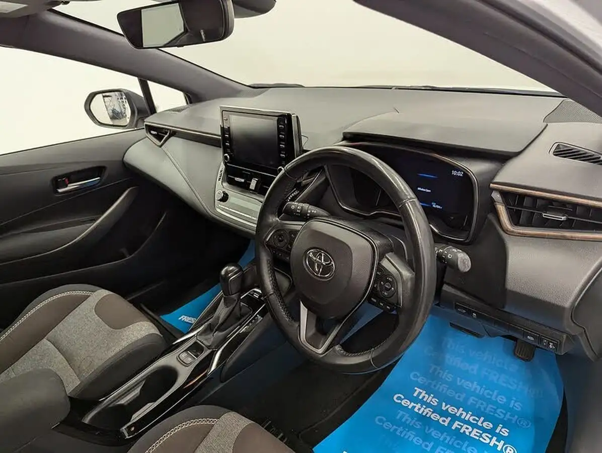 2021-toyota-corolla-18-vvt-i-trek-big-19