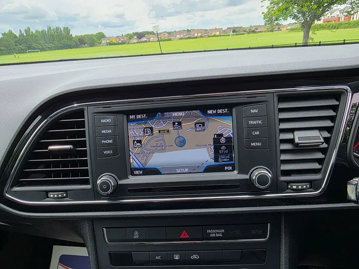 2015-seat-leon-16tdi-se-tech-pack-cr-105ps-hatchback-5d-big-29