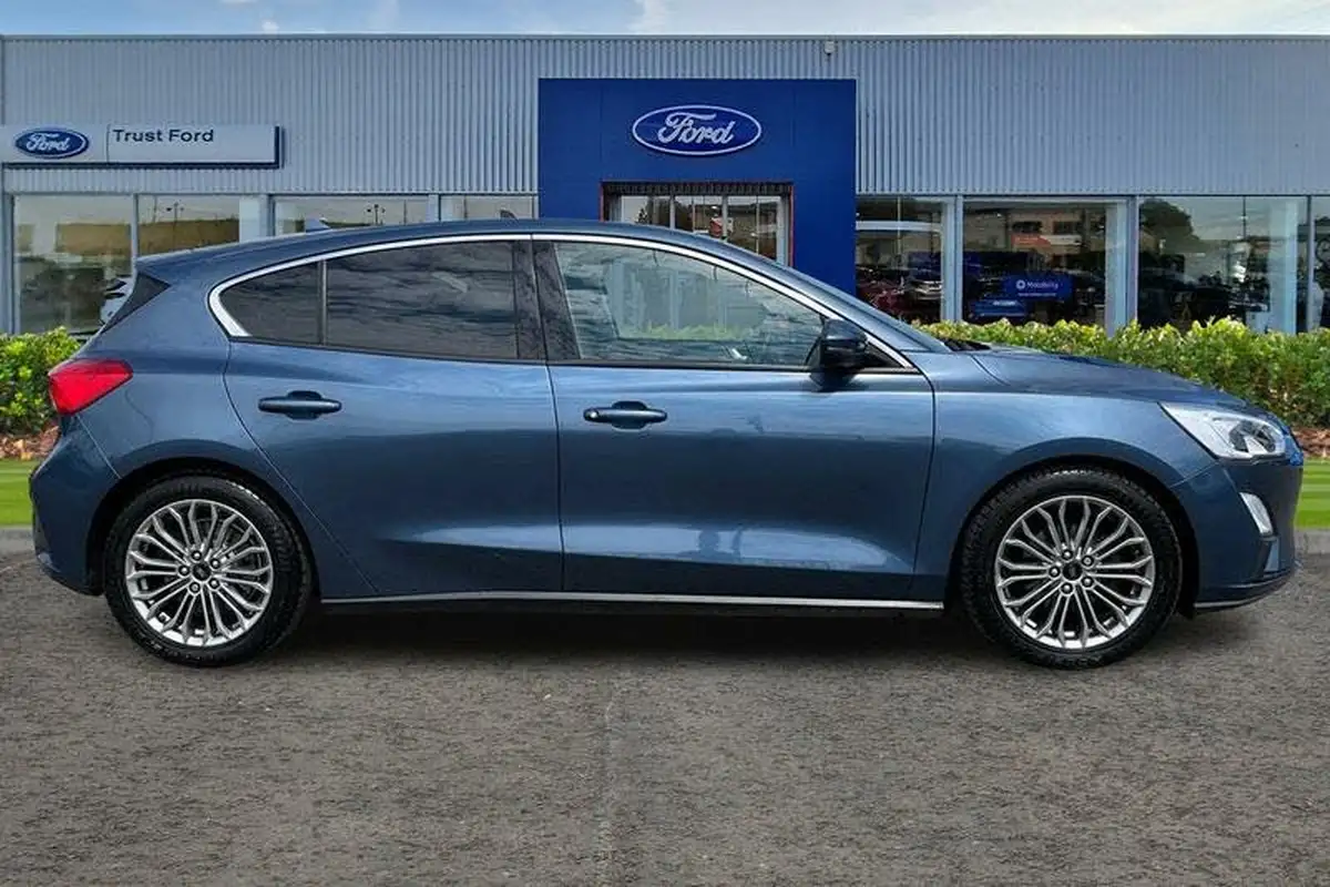2018-ford-focus-big-2