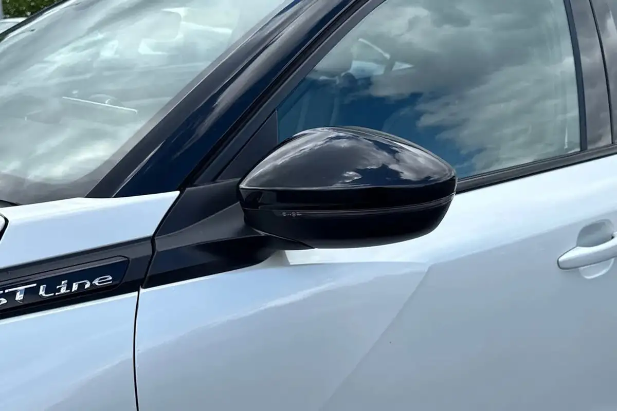 2020-peugeot-2008-suv-12-puretech-gt-line-big-28