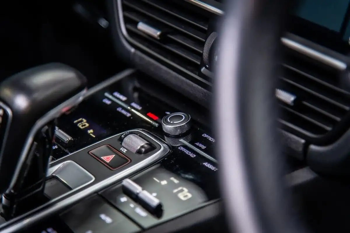 2020-porsche-cayenne-30-v6-s-big-59