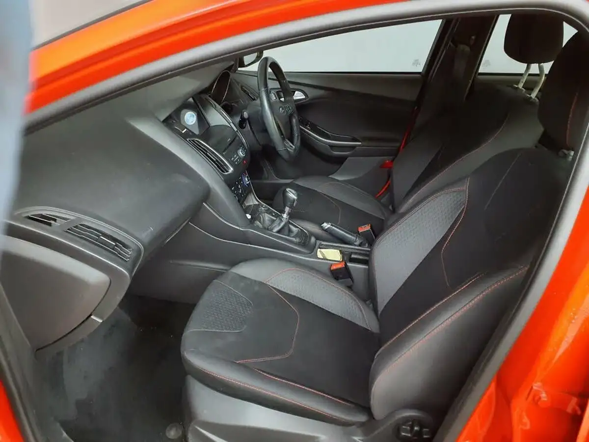 2018-ford-focus-10t-st-line-140ps-hatchback-big-9