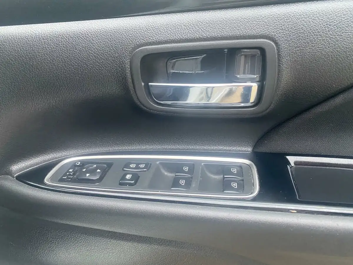 2020-mitsubishi-outlander-24-reflex-plus-commercial-big-26