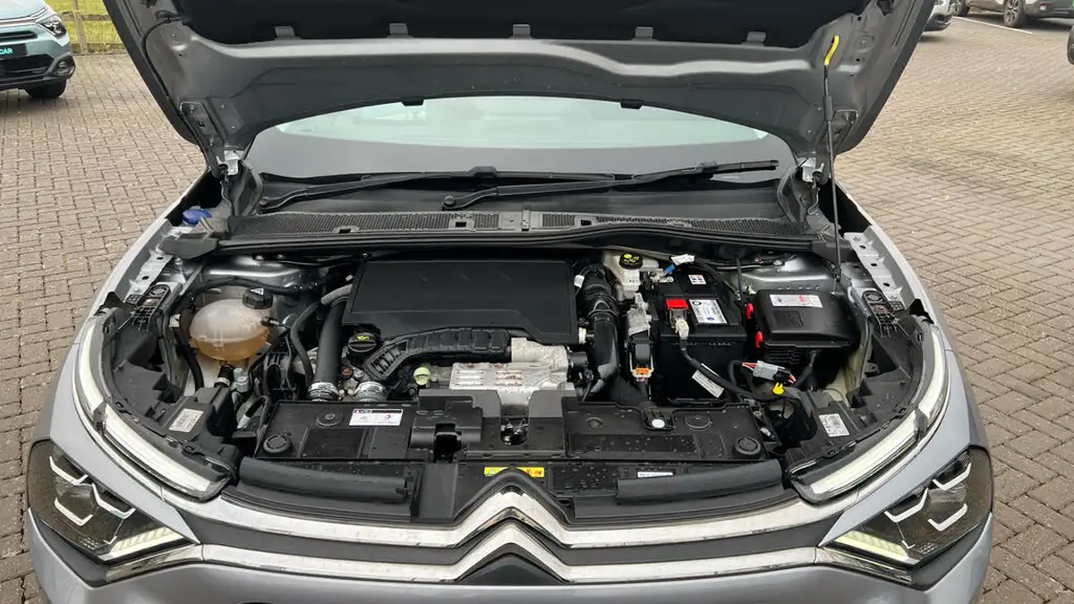 2022-citroen-c4-12-puretech-shine-130ps-big-18