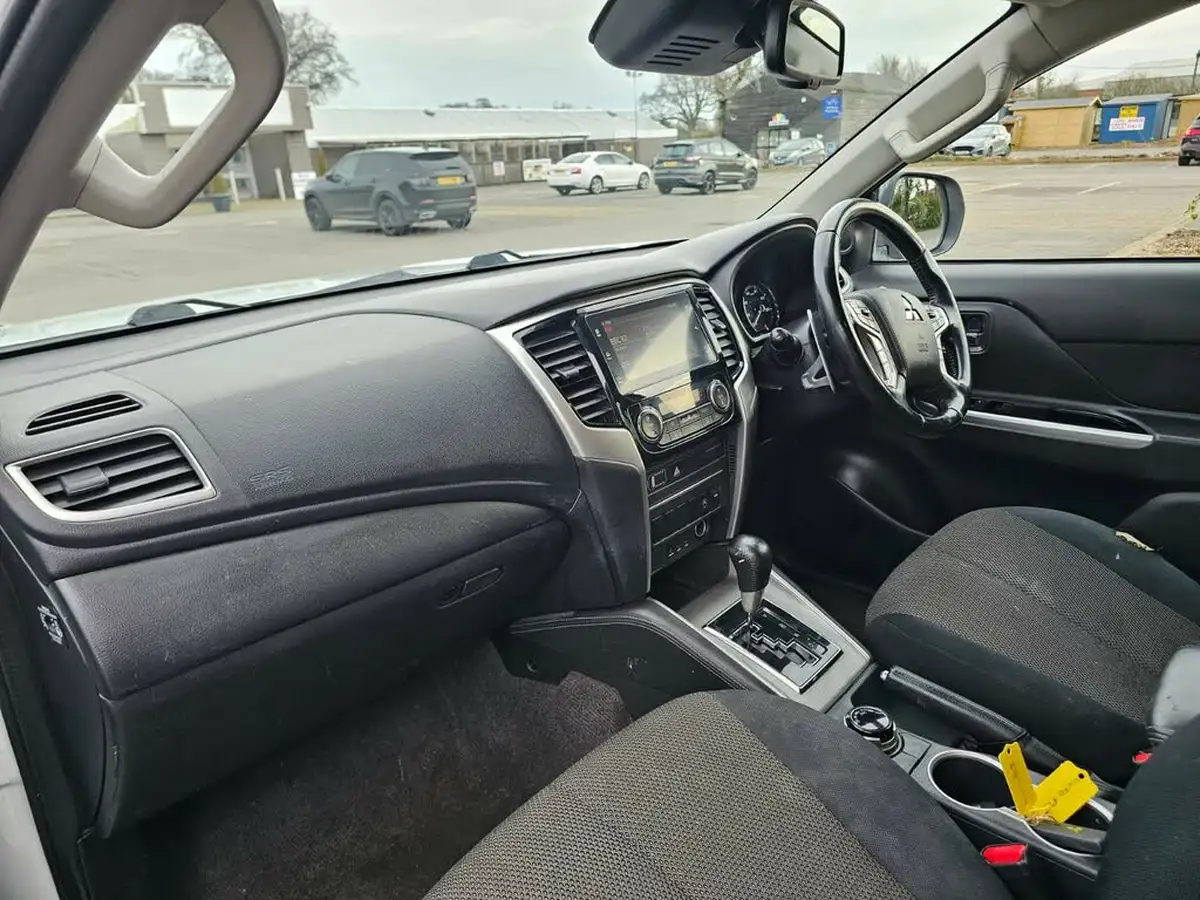 2020-mitsubishi-l200-22di-d-warrior-auto-big-14