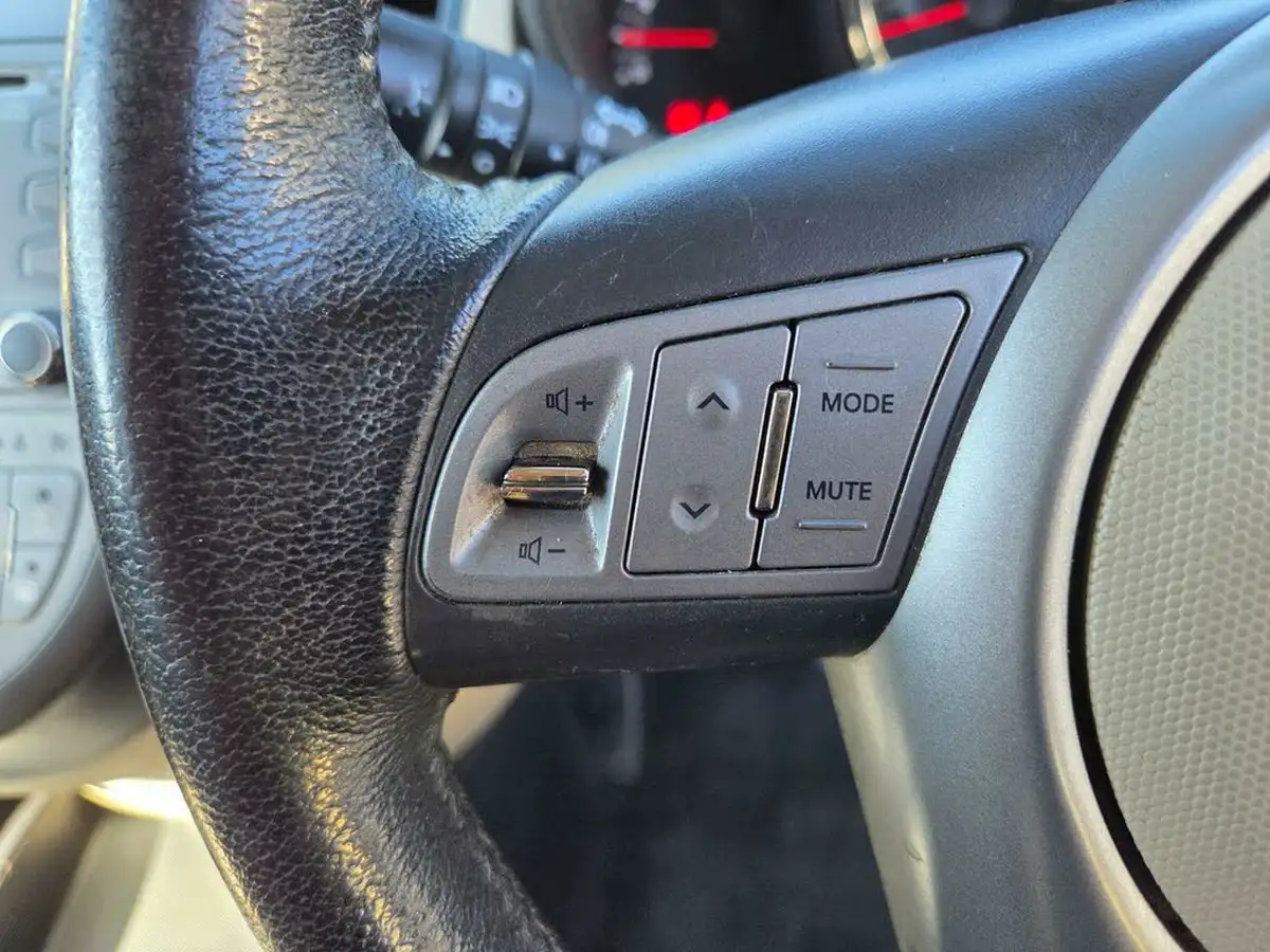 2011-kia-soul-16td-searcher-auto-big-16