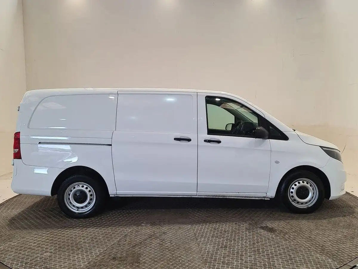 2021-mercedes-benz-vito-18-cdi-114-progressive-l2-panel-big-22