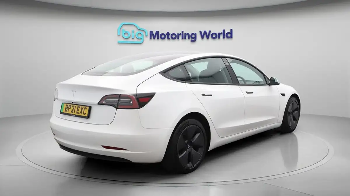 2021-tesla-model-3-e-standard-plus-big-7
