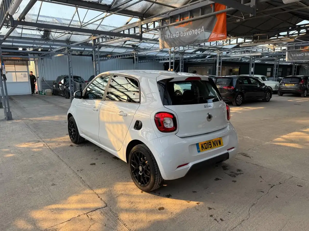 2019-smart-forfour-10-urban-shadow-edition-big-10