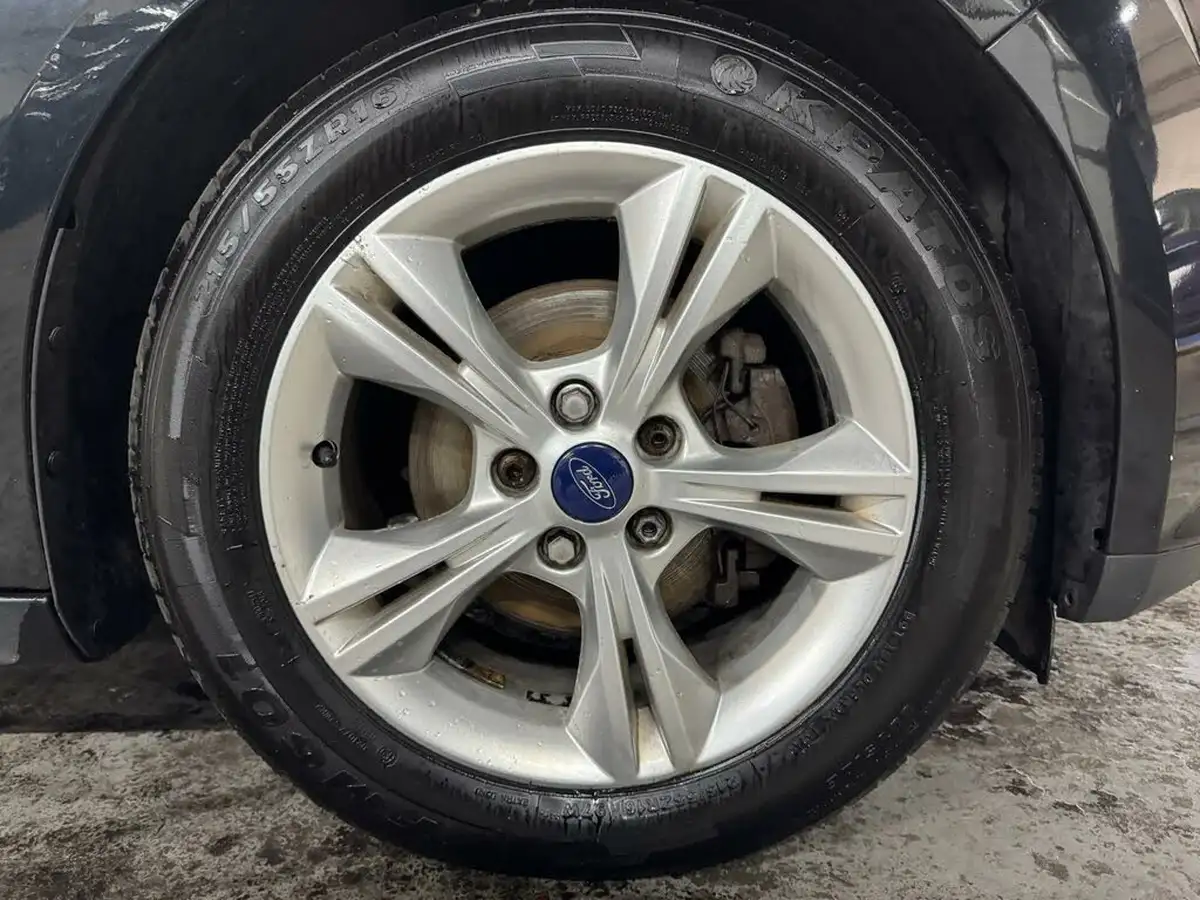 2012-ford-focus-16tdci-zetec-115ps-estate-big-10