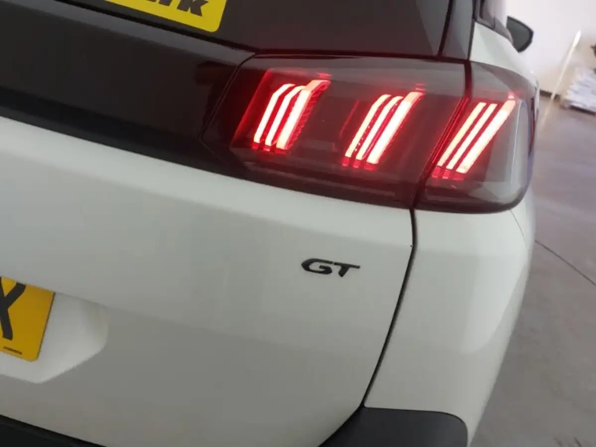 2022-peugeot-5008-suv-16-puretech-gt-premium-big-13