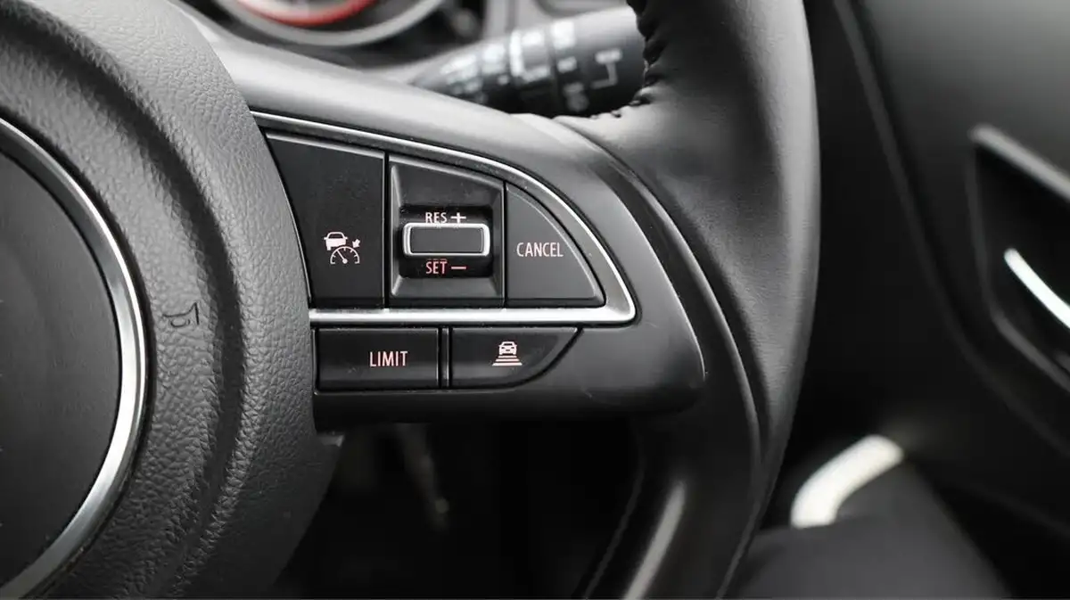 2021-suzuki-swift-12-dualjet-sz-l-big-26
