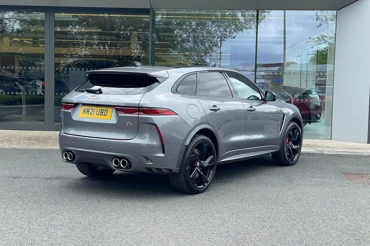2021-jaguar-f-pace-50-v8-svr-big-6
