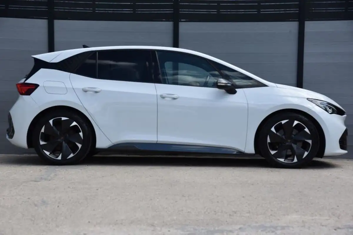 2022-cupra-born-e-v2-204ps-58kwh-big-7