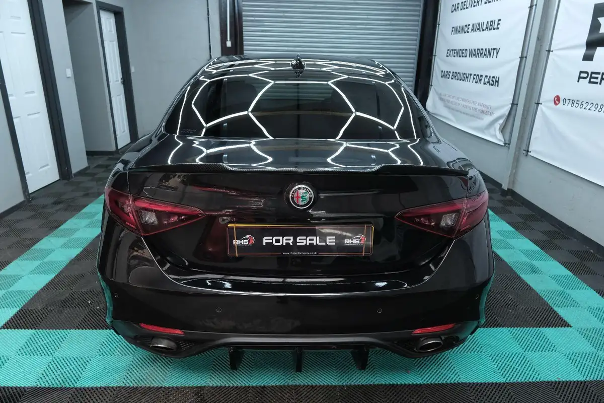 2018-alfa-romeo-giulia-22td-speciale-177bhp-big-11