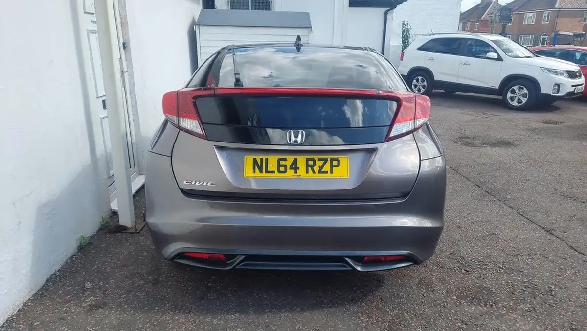 2014-honda-civic-16td-s-hatchback-big-8