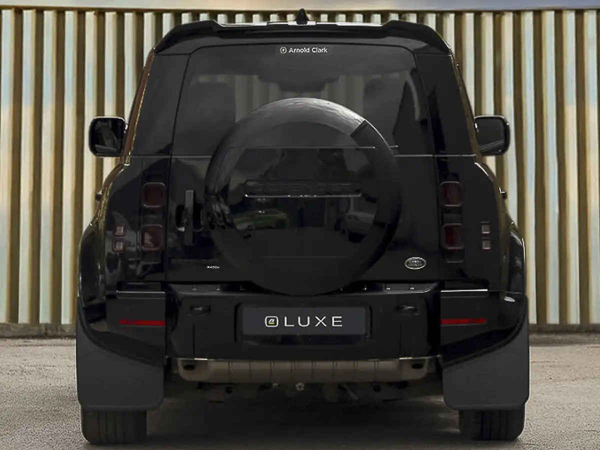2023-land-rover-110-defender-20-p400e-xs-edition-big-11