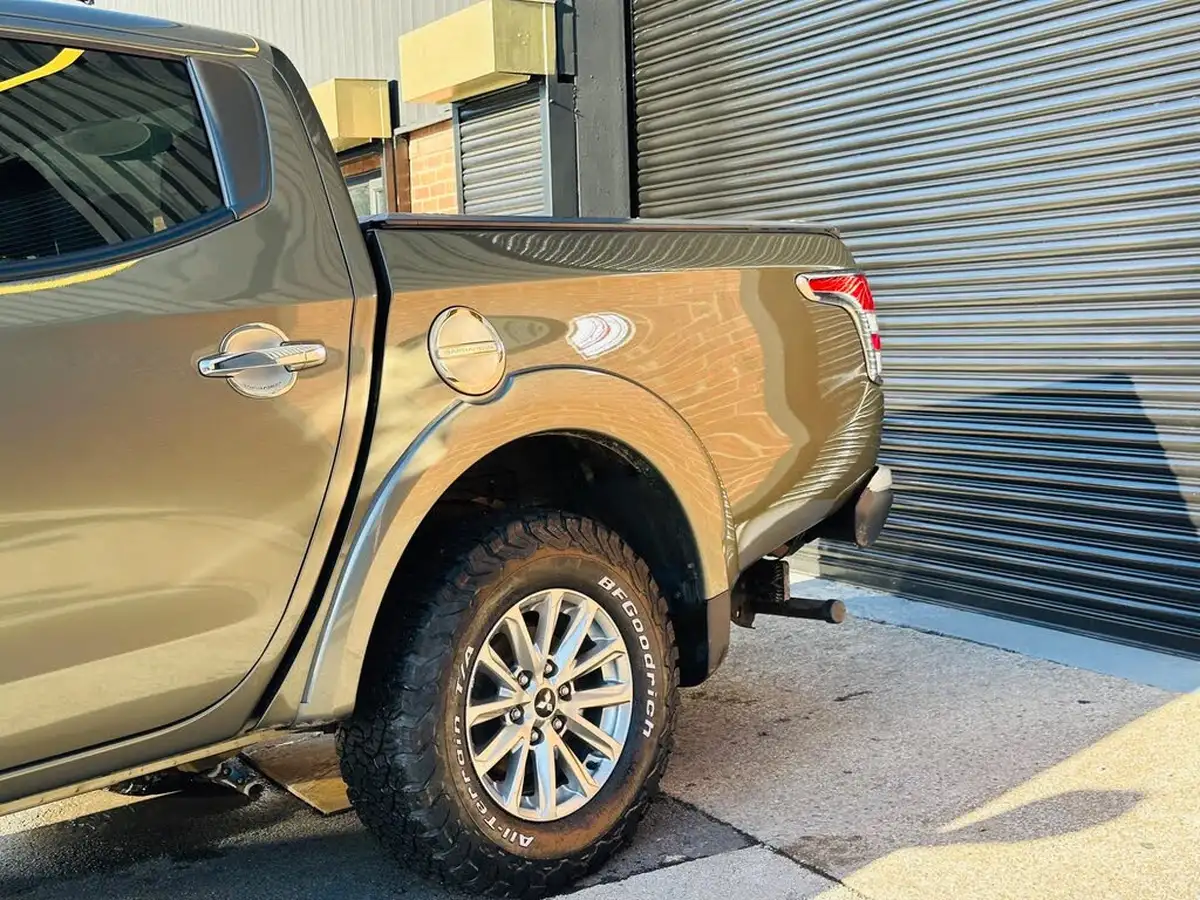 2019-mitsubishi-l200-24di-d-barbarian-eu6-big-29