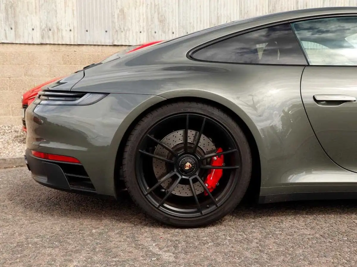 2022-porsche-911-30-carrera-4-gts-coupe-pdk-big-28