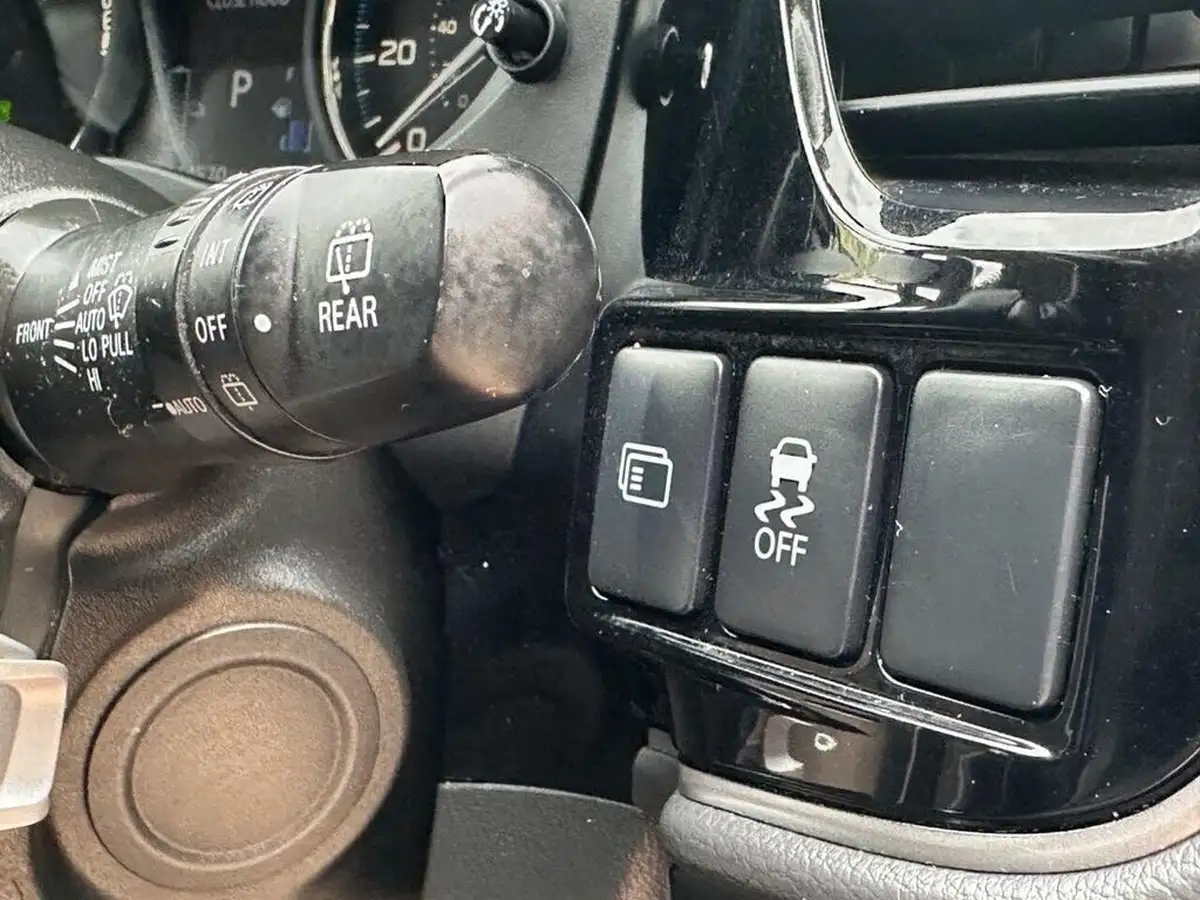 2016-mitsubishi-outlander-20-gx4hs-phev-big-28