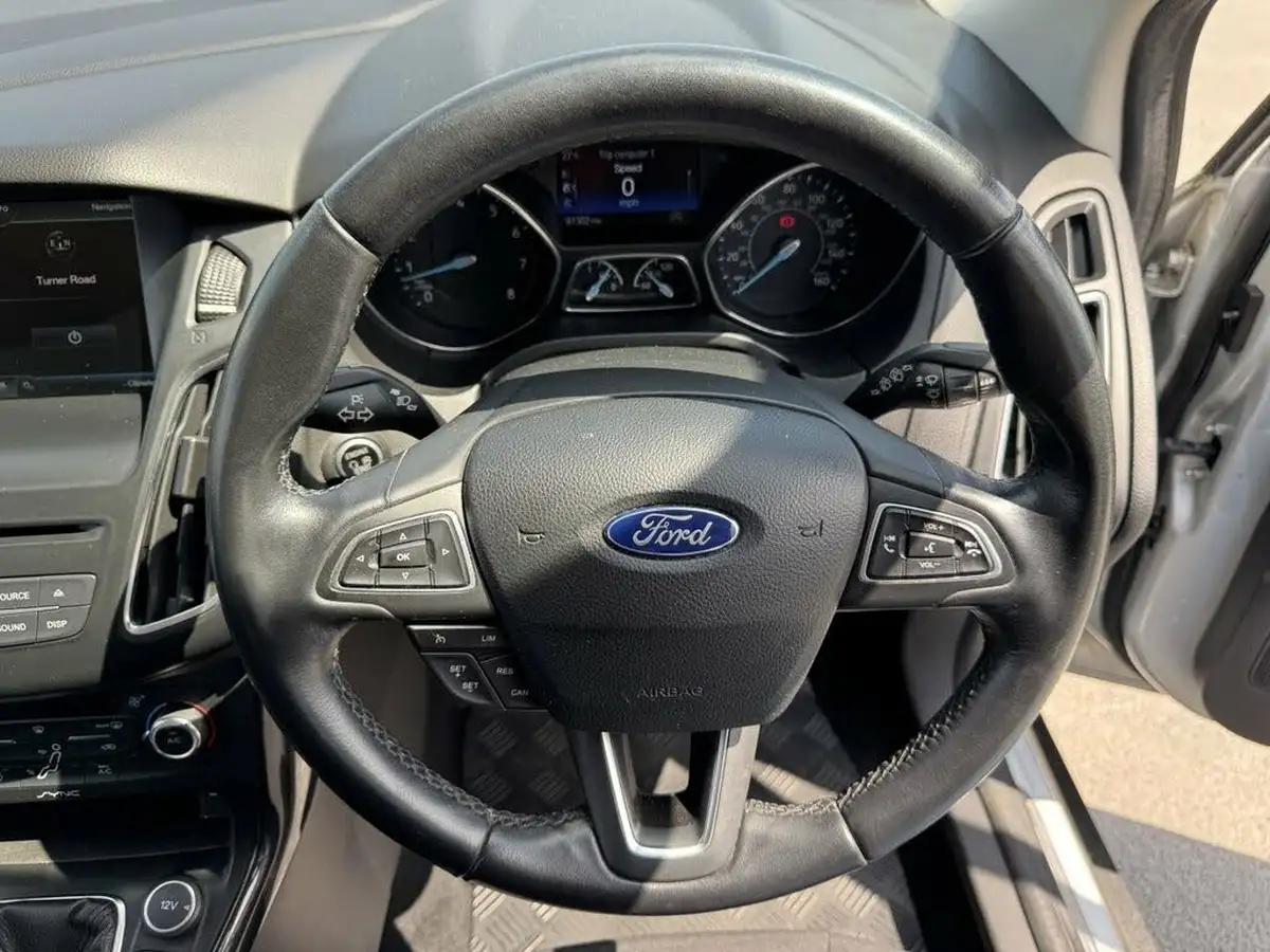 2015-ford-focus-10-titanium-t-125ps-hatchback-big-49