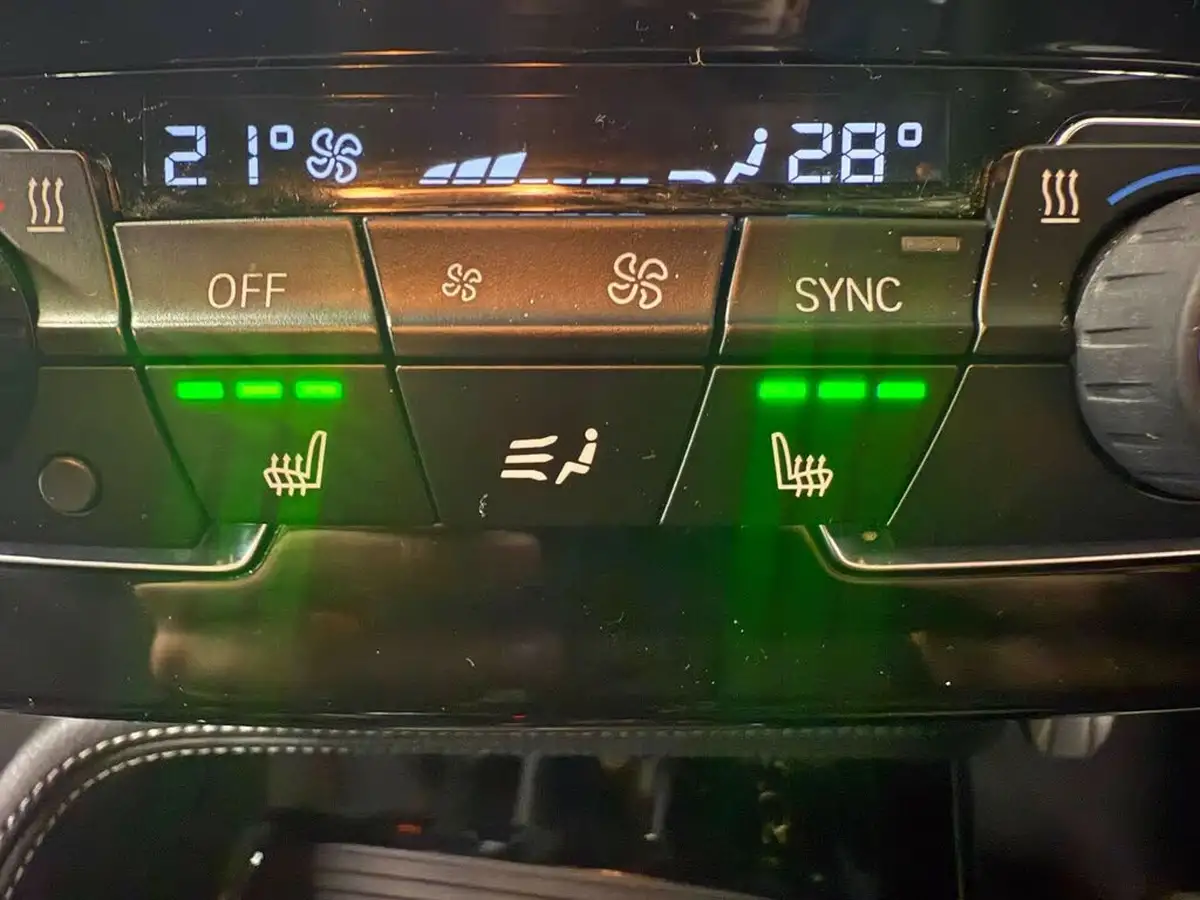 2018-bmw-x1-20td-sdrive18d-xline-ss-big-24