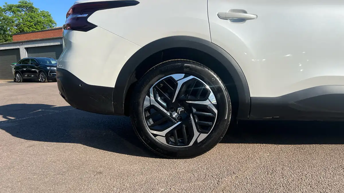 2024-citroen-c4-x-12-puretech-max-130ps-ss-eat8-big-14