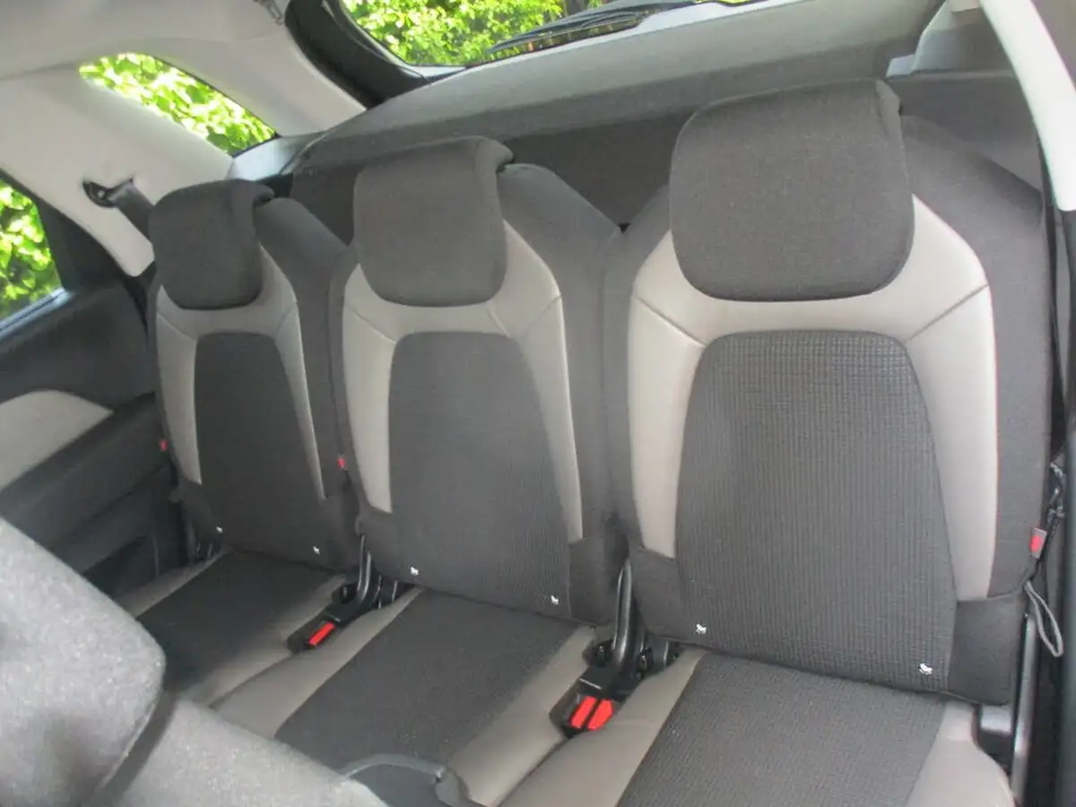 2018-citroen-c4-picasso-12-puretech-flair-big-29