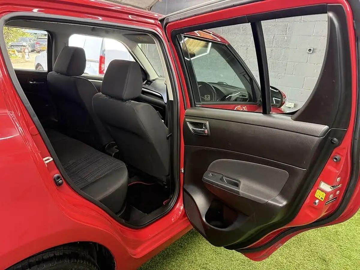 2014-suzuki-swift-12-sz4-94ps-nav-5d-big-39