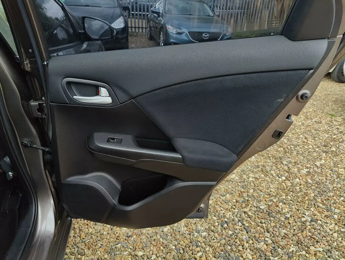 2013-honda-civic-16td-es-big-11